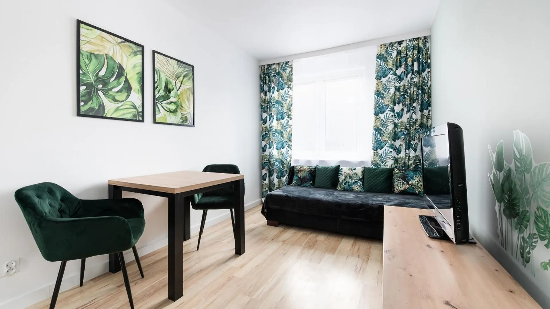 Hello Apartments Chlopska contacts
